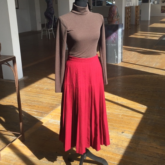 Burgundy Wool Vintage midi Fully Pleated Skirt - Picture 2 of 6